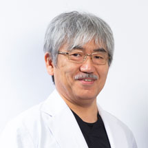 鵜野 起久也 近影